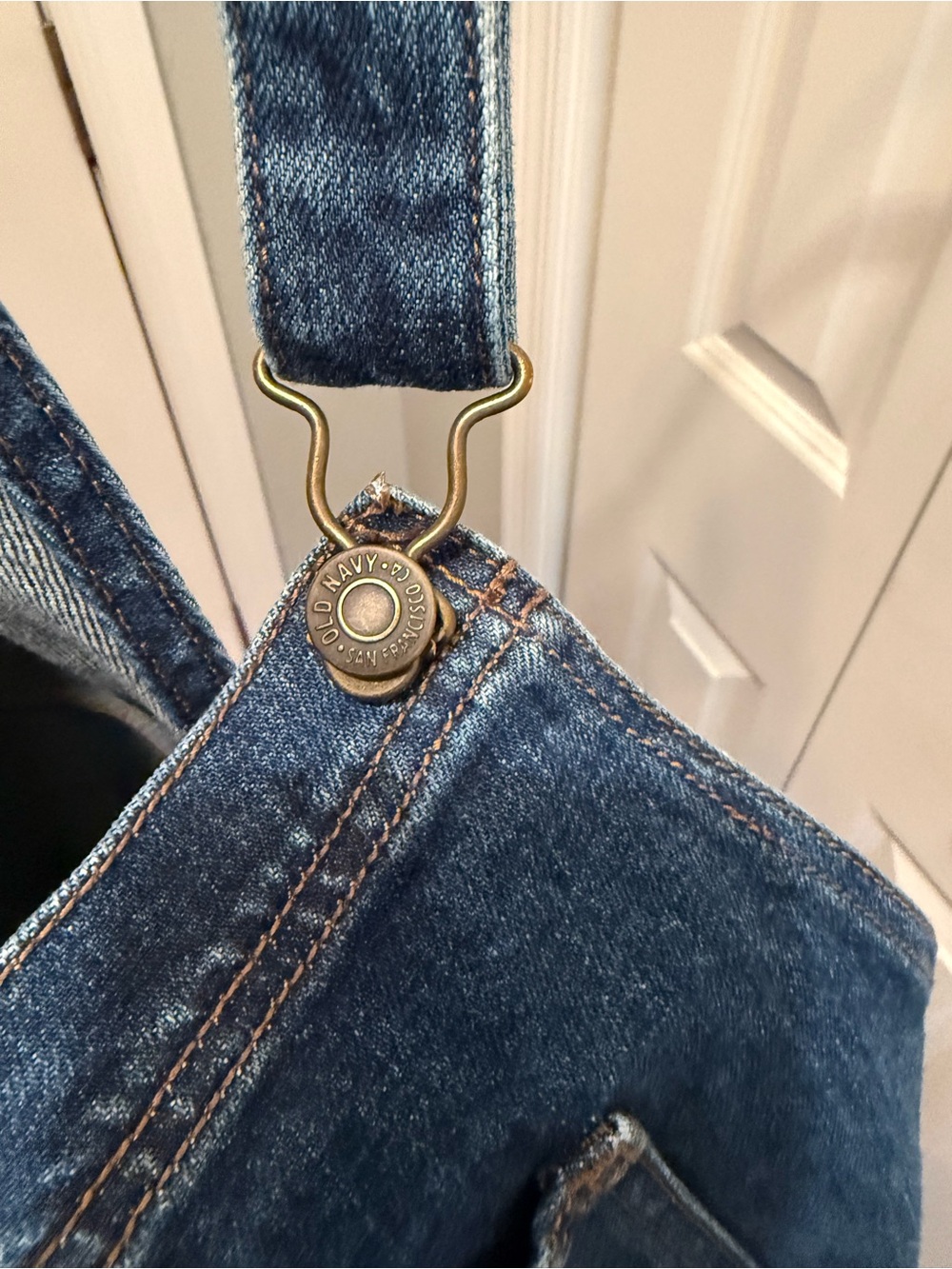 Old Navy Blue Denim Women's Overalls Jumpsuit - Picture 5 of 5